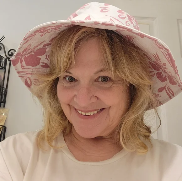NWT Pink And White Floral Bucket Hat - Picture 8 of 9